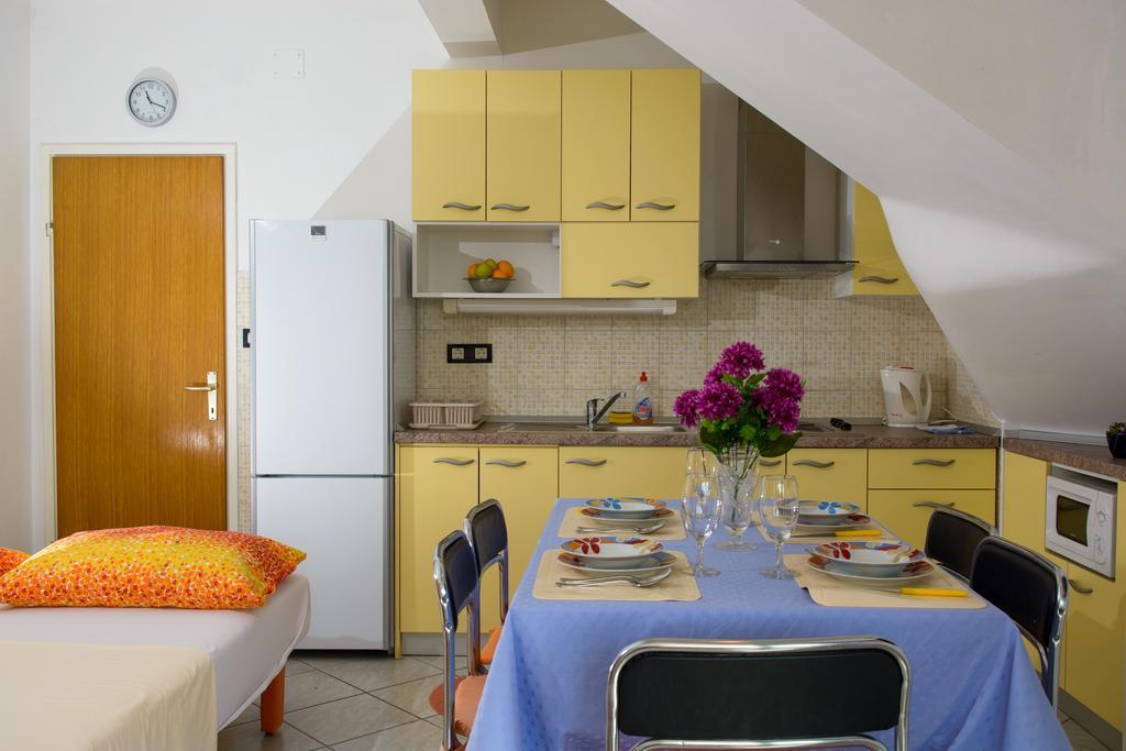Apartments Jerkunica Рогозница Стая снимка
