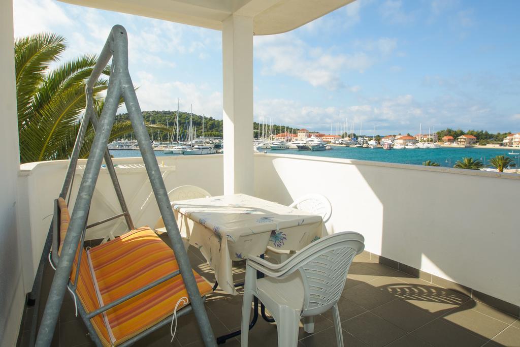 Apartments Jerkunica Рогозница Стая снимка